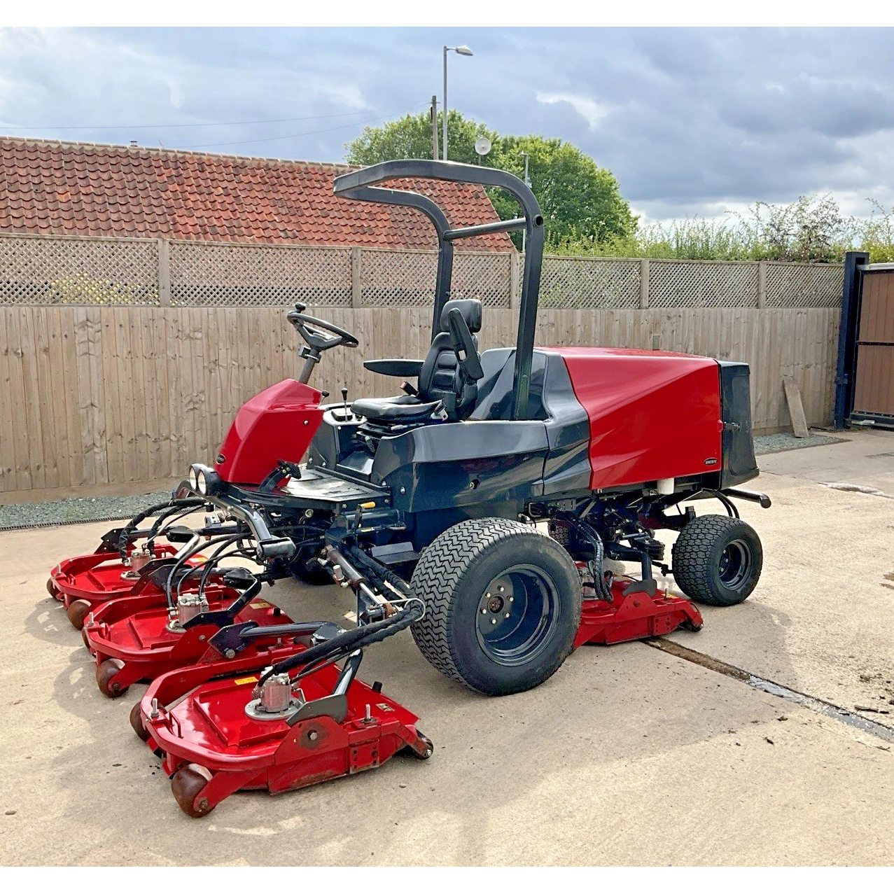2017 BARONESS GM2810 5 GANG POD WIDE AREA RIDE ON LAWN MOWER