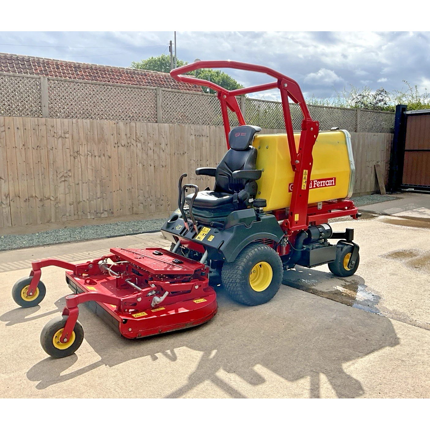 2017 GIANNI FERRARI 922 TURBO GRASS DIESEL OUTFRONT HIGH TIP RIDE ON LAWN MOWER