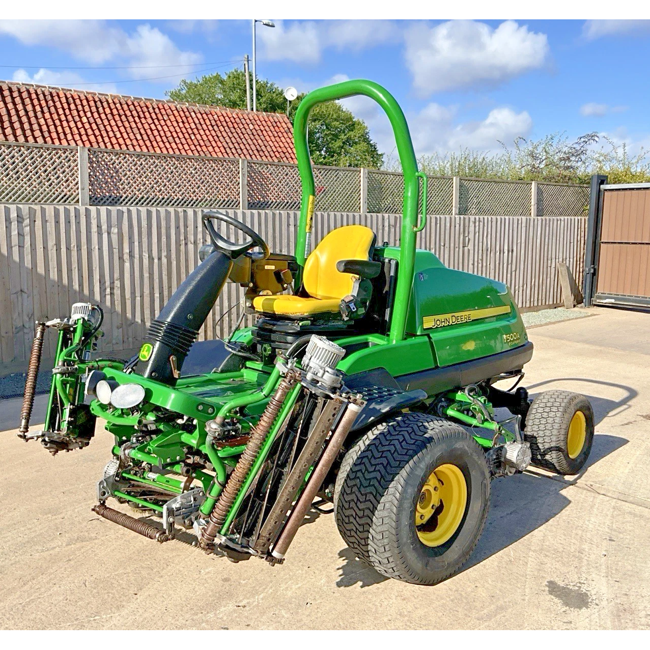2018 JOHN DEERE 7500A E HYBRID 5 GANG FAIRWAY MOWER