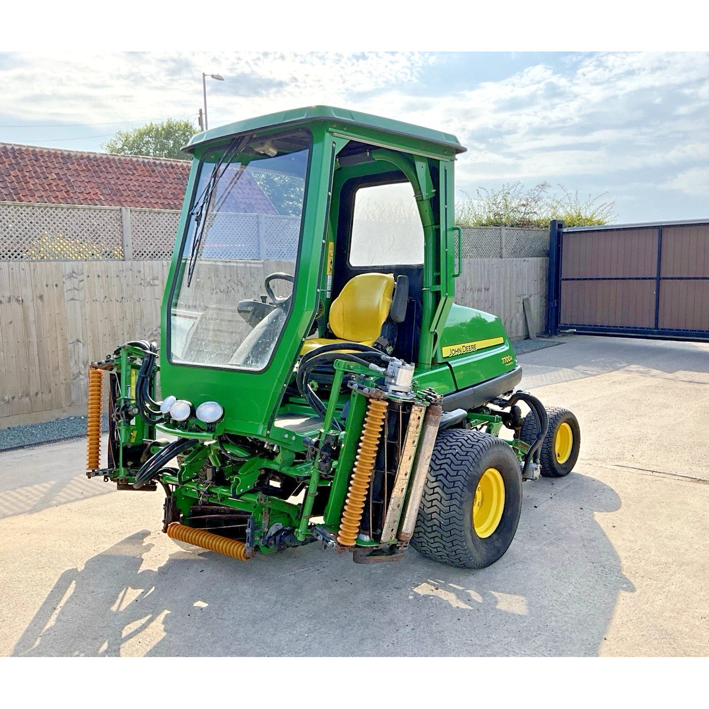 2018 JOHN DEERE 7700A 5 GANG FAIRWAY RIDE ON MOWER