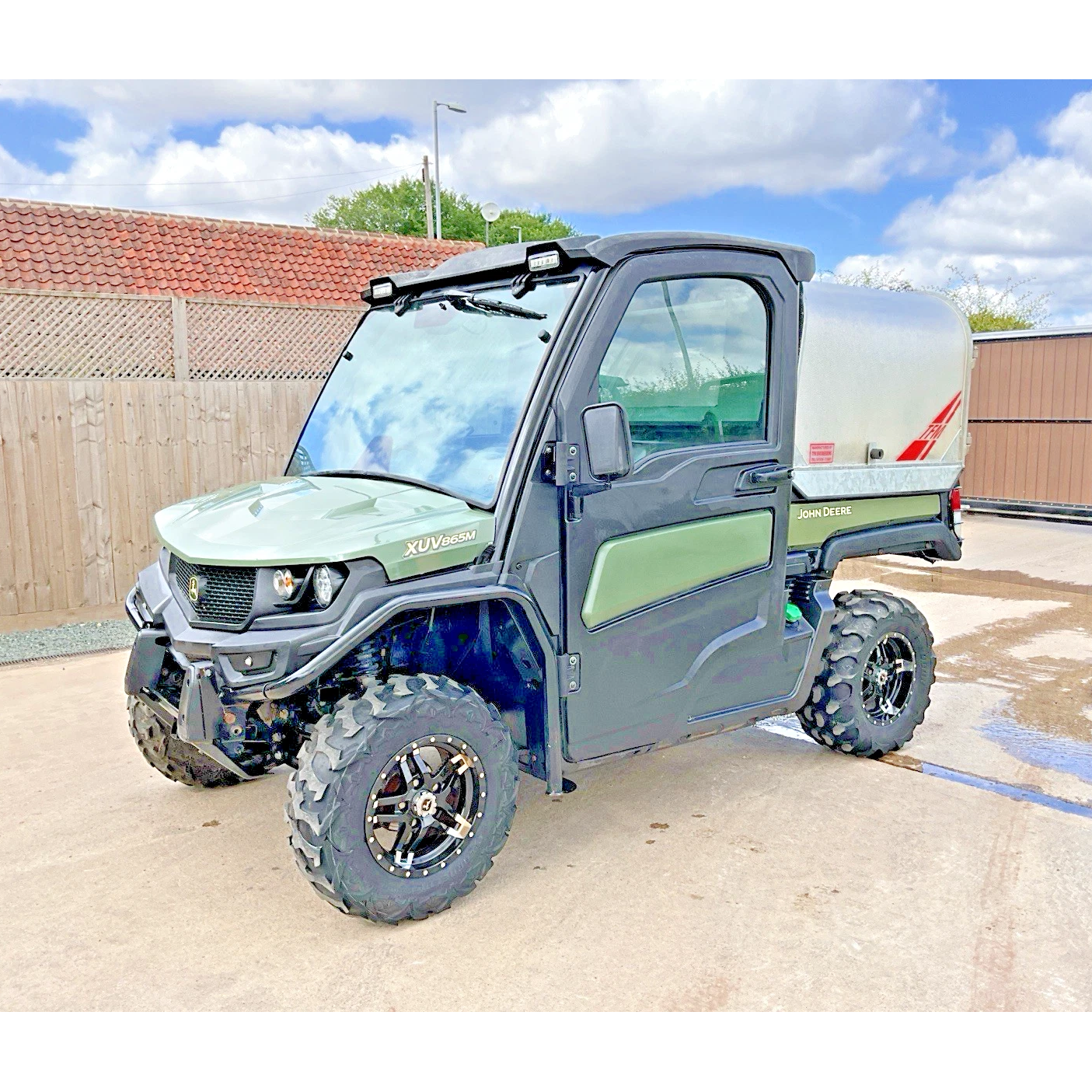 2018 ROAD LEGAL JOHN DEERE 865M GATOR