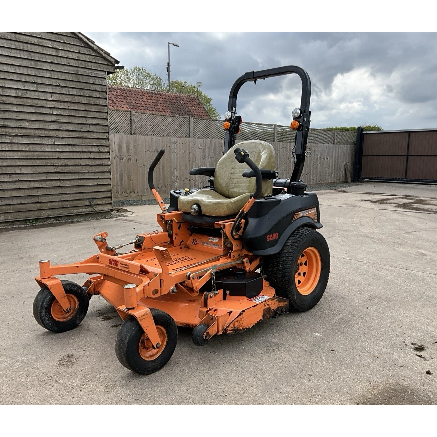 2018 SCAG TIGER CAT II ZERO TURN PETROL RIDE ON LAWN MOWER