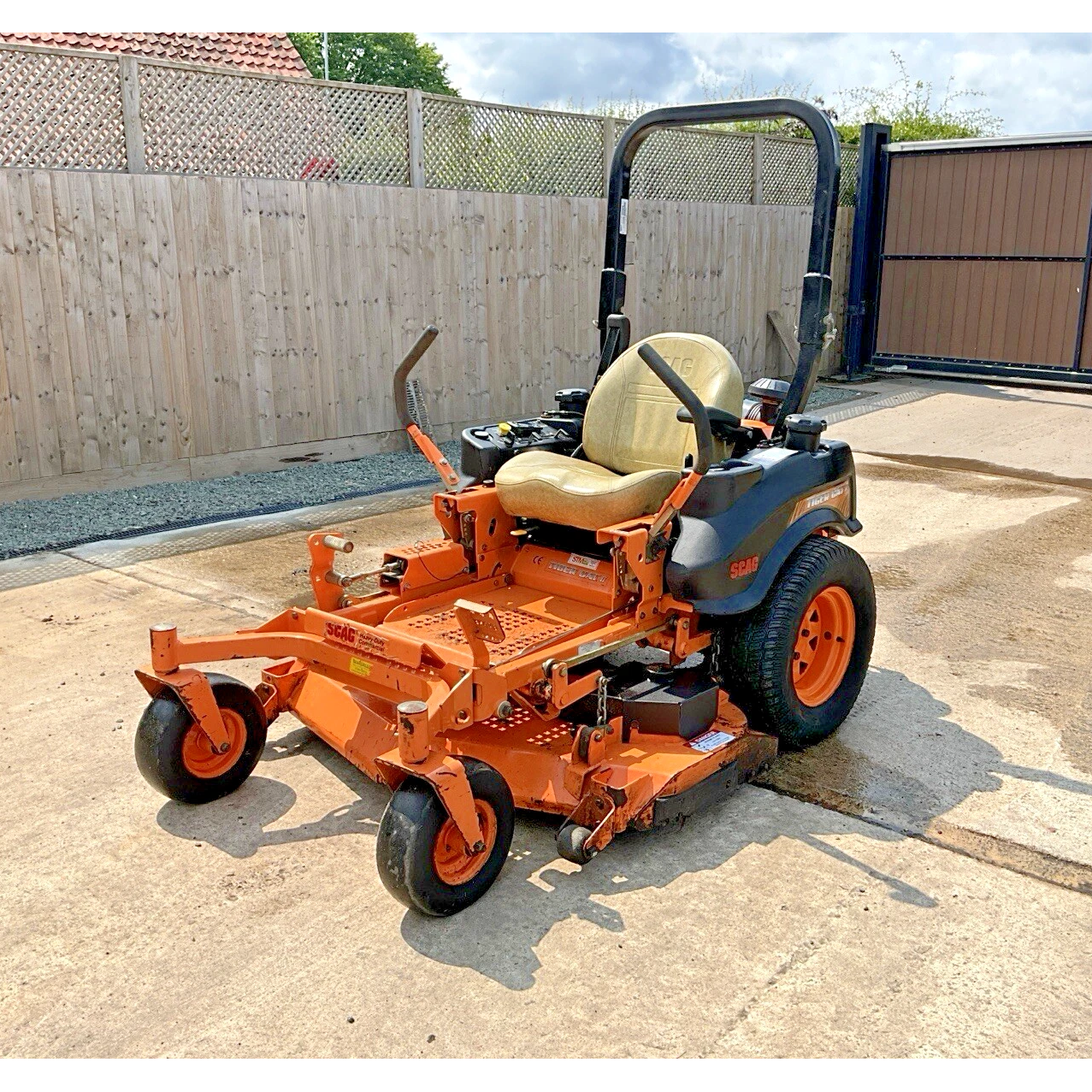 2018 SCAG TIGER CAT 11 ZERO TURN PETROL RIDE ON LAWN MOWER | 167HRS