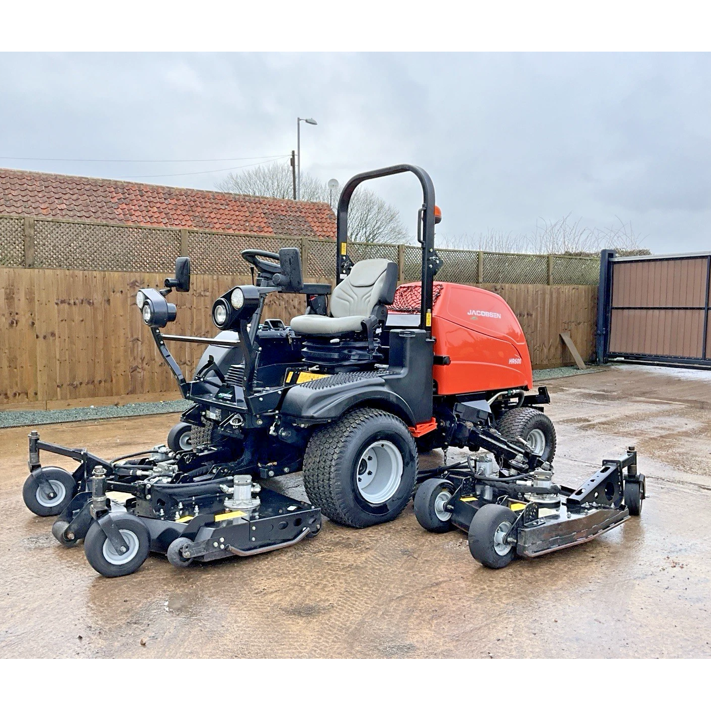 2019 JACOBSEN HR600 WIDE AREA BATWING RIDE ON LAWN MOWER
