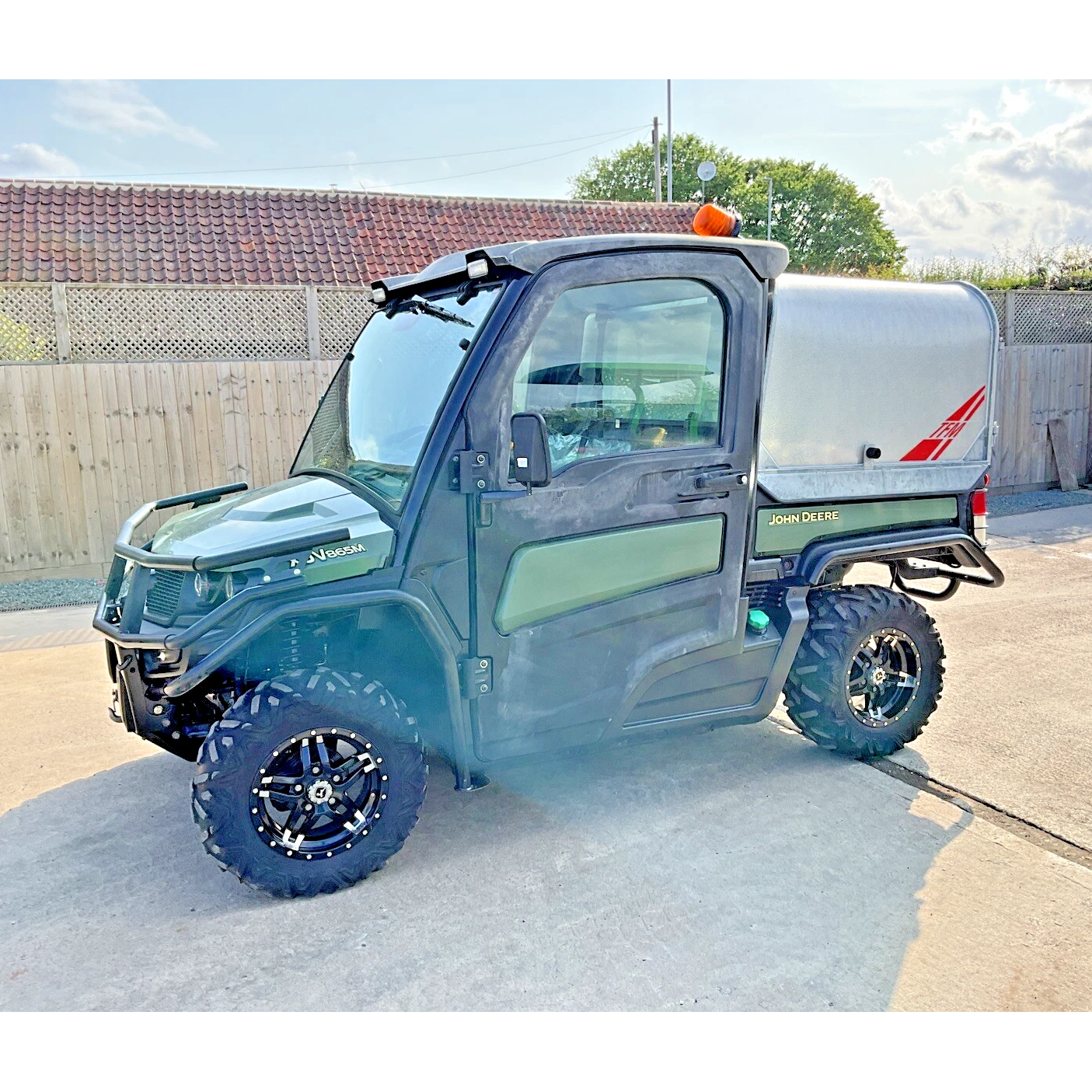 2019 ROAD LEGAL JOHN DEERE 865M GATOR | 695HRS