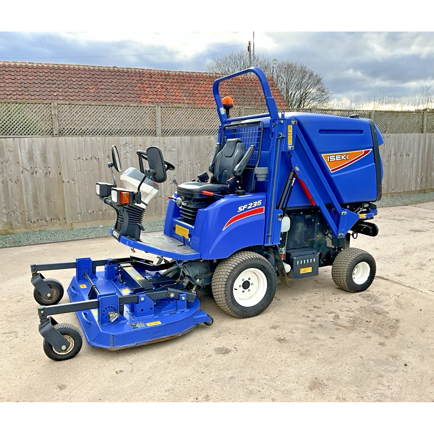 2020 ISEKI SF235 AWD OUTFRONT FLAIL & ROTARY RIDE ON LAWN MOWER