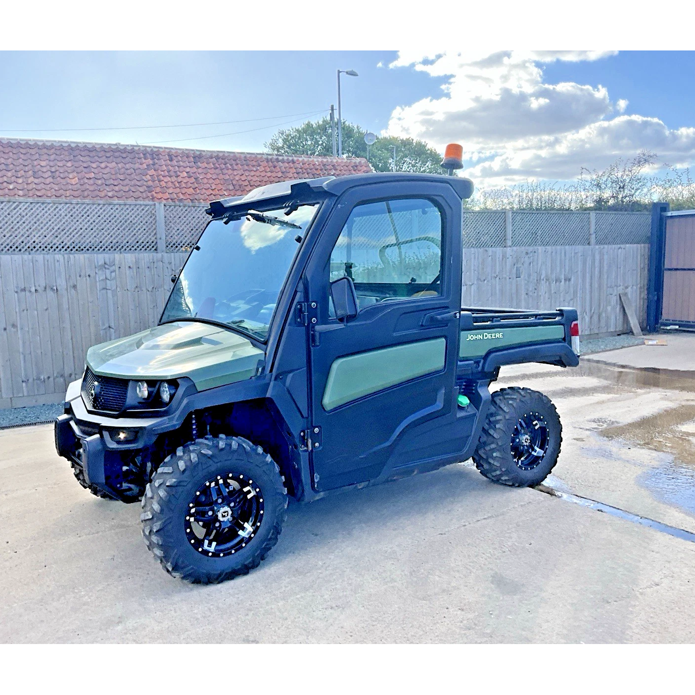 2020 ROAD LEGAL JOHN DEERE 865M GATOR