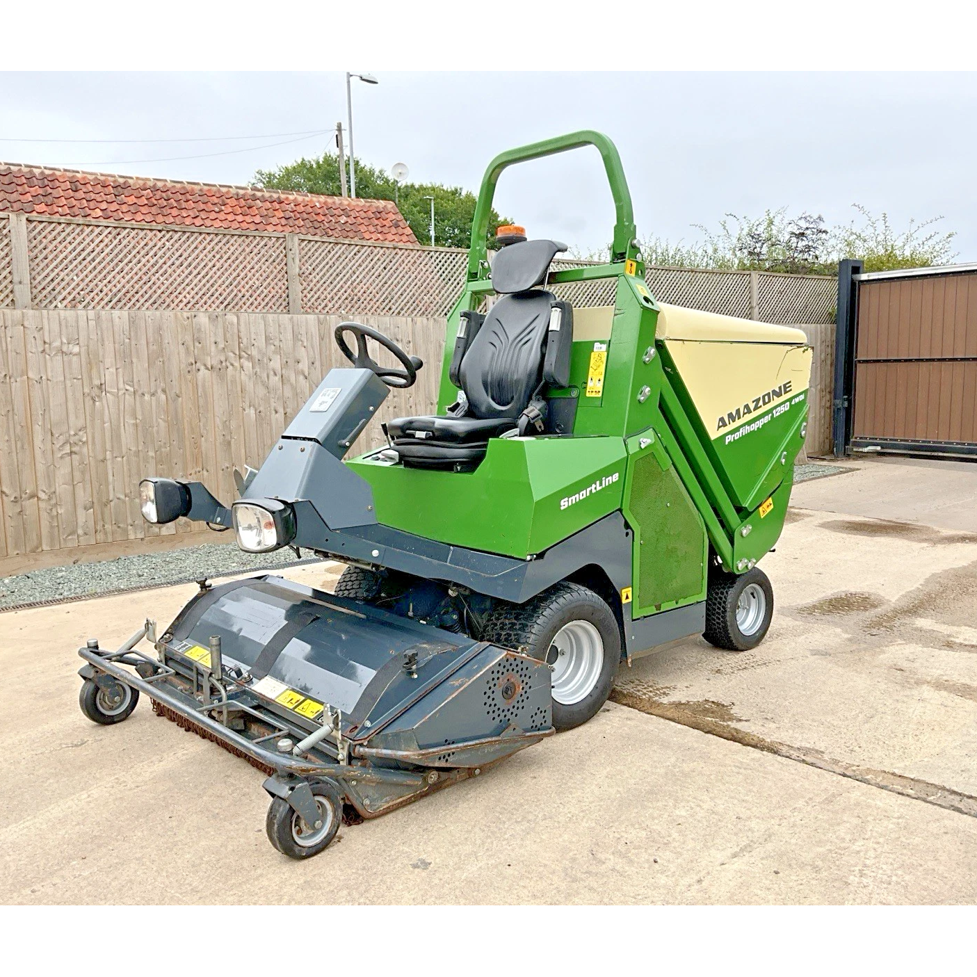 2021 AMAZONE PROFIHOPPER DIESEL OUTFRONT FLAIL COLLECTOR RIDE ON LAWN MOWER