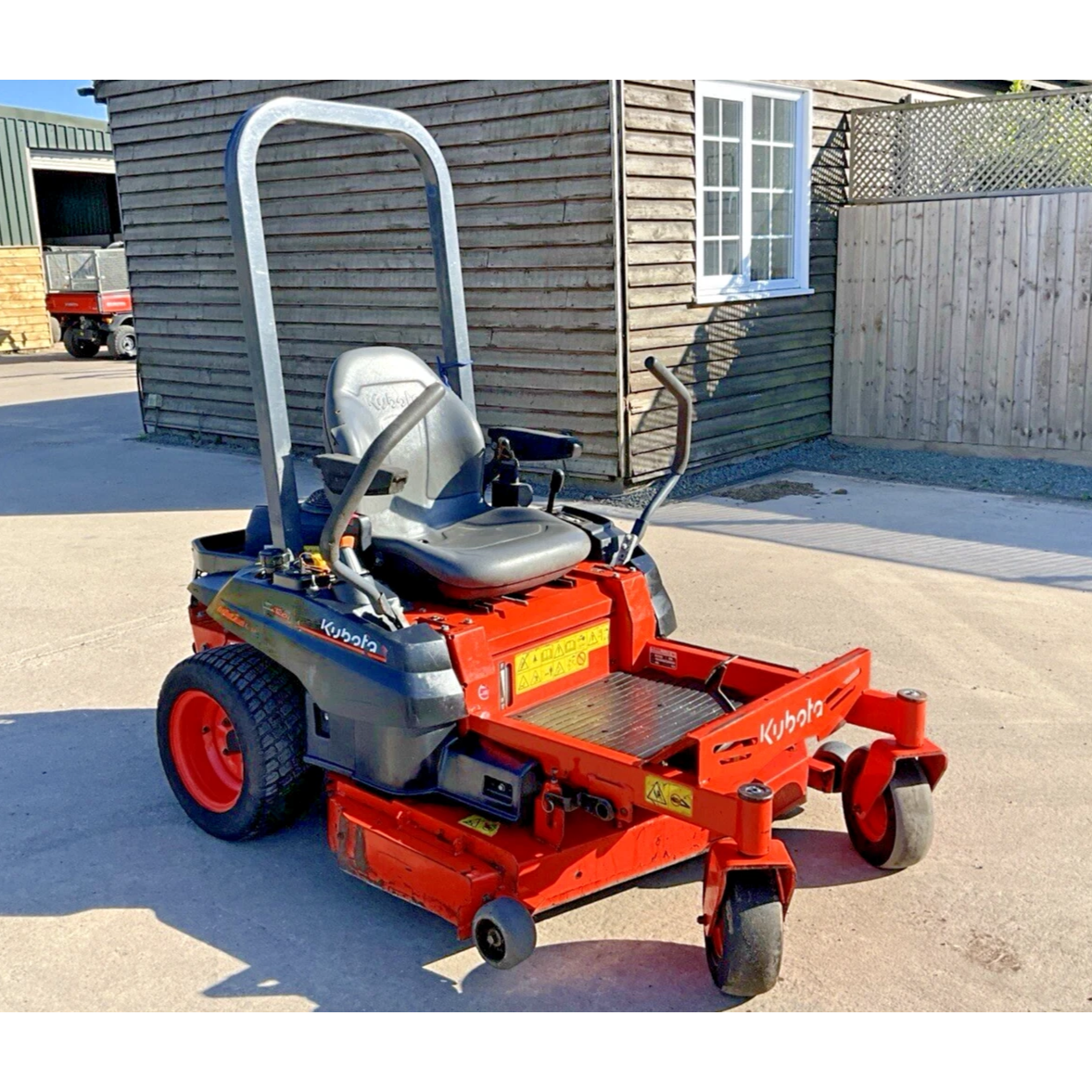 2021 KUBOTA Z122R ZERO TURN PETROL MULCH RIDE ON LAWN MOWER