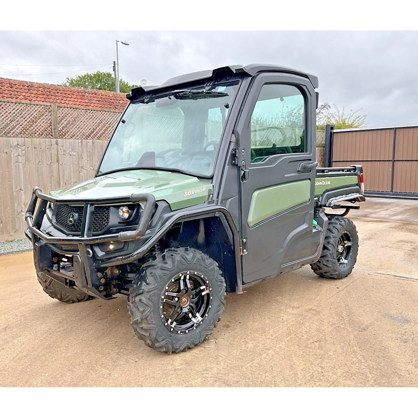 2021 ROAD LEGAL JOHN DEERE 865M GATOR