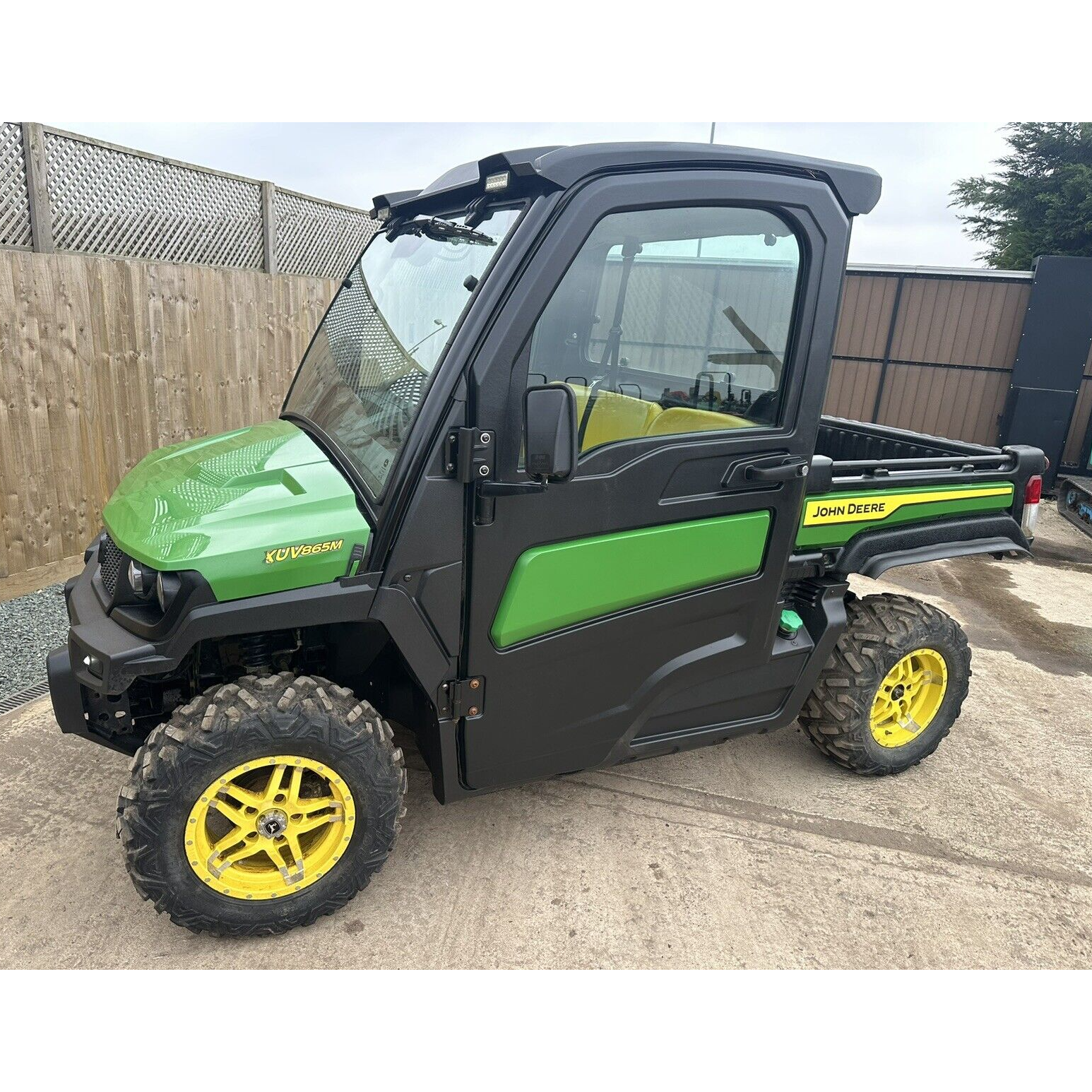 2021 ROAD LEGAL JOHN DEERE 865M GATOR