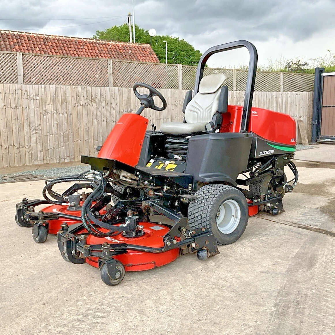 JACOBSEN AR3 TRIPLE 3 GANG POD MULCHING WIDE AREA MOWER