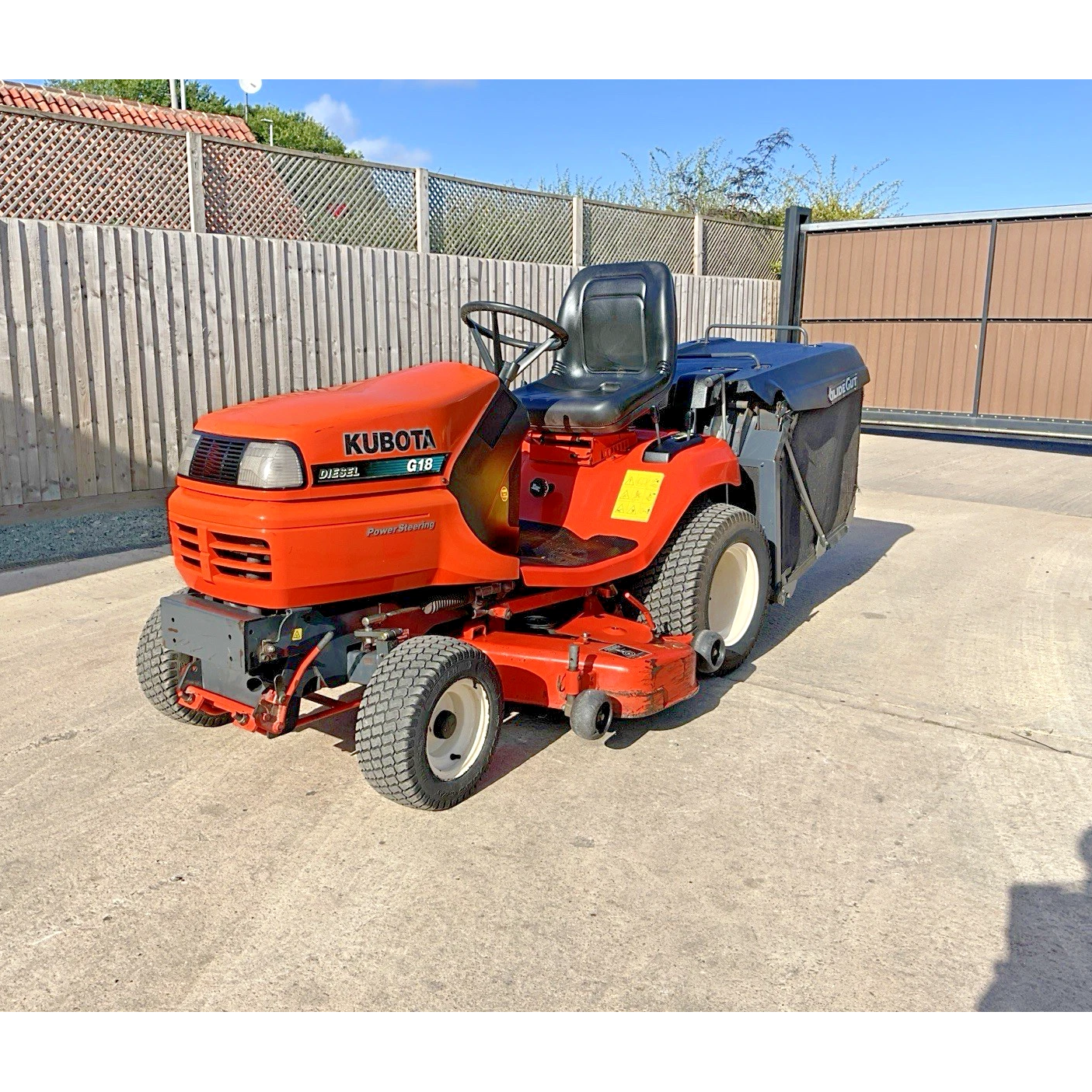 KUBOTA G18 DIESEL RIDE ON LAWN MOWER | 1112 HOURS