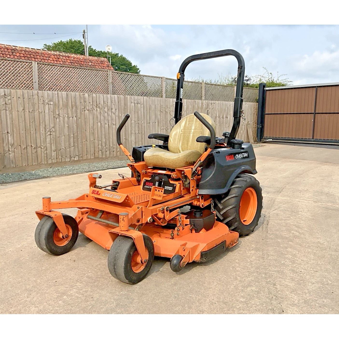 SCAG CHEETAH ZERO TURN PETROL RIDE ON LAWN MOWER