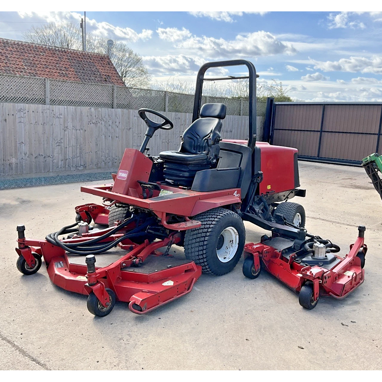 TORO GROUNDSMASTER 4000-D WIDE AREA BATWING MOWER